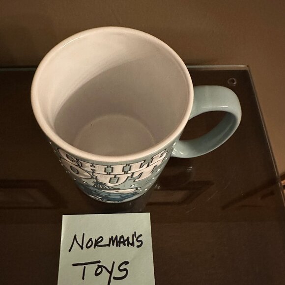 Peanuts Snoopy Christmas Ceramic Mug Chill Out Blue Puffer Coat NEW - Picture 3 of 5